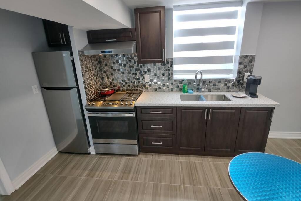 Prestige Accommodation Self-Contained 2 Bedrooms Suite Ajax Exterior photo